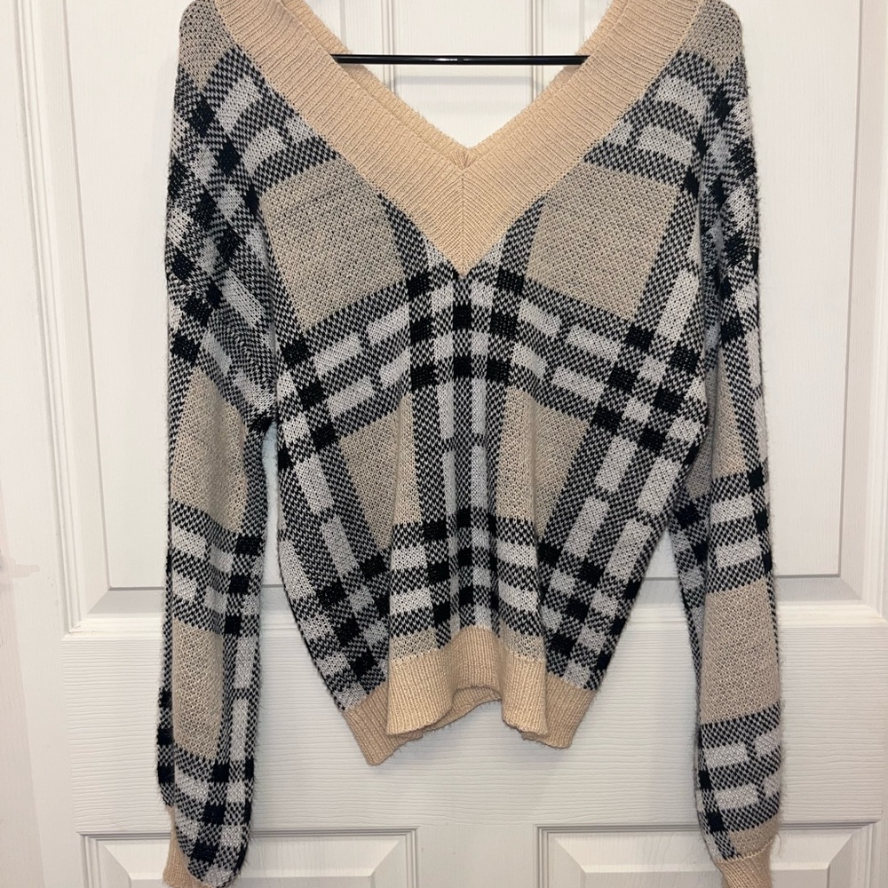 Fall Plaid V-Neck Sweater - Beige and Black